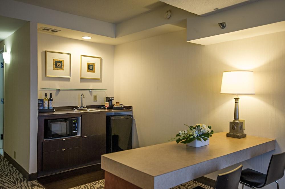 Cambridge Suites Hotel Halifax Exterior photo